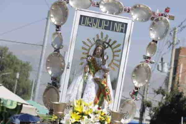 Alegría y devoción en la entrada folklórica en honor a la Virgen de Urkupiña