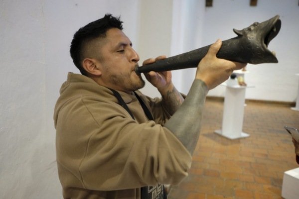 Sonidos de los Andes con las trompetas Moche