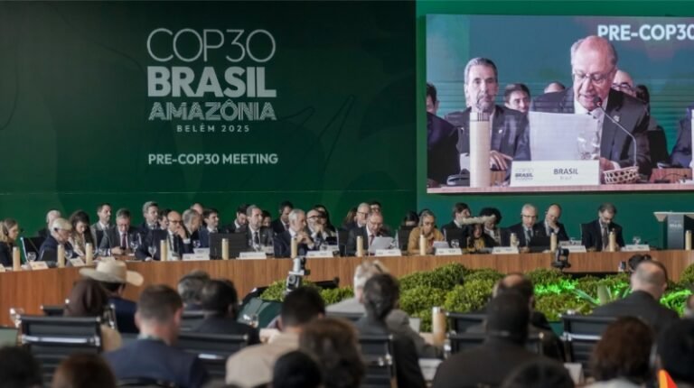 Gobierno descarta viaje de Arce a cumbre de la COP30 en Brasil