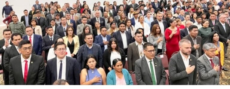 TSE entrega credenciales a legisladores titulares electos para el periodo constitucional 2025-2030