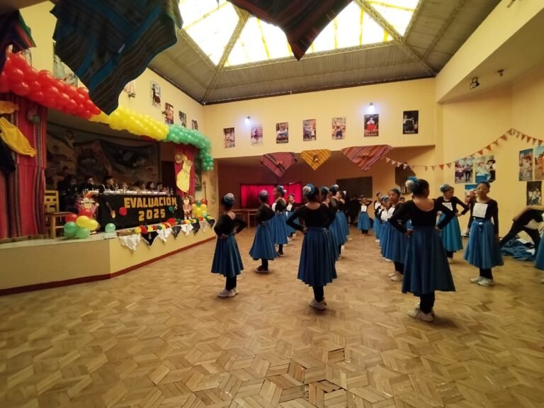 Ballet Folklórico de la EMDA brilló en la evaluación de fin de año