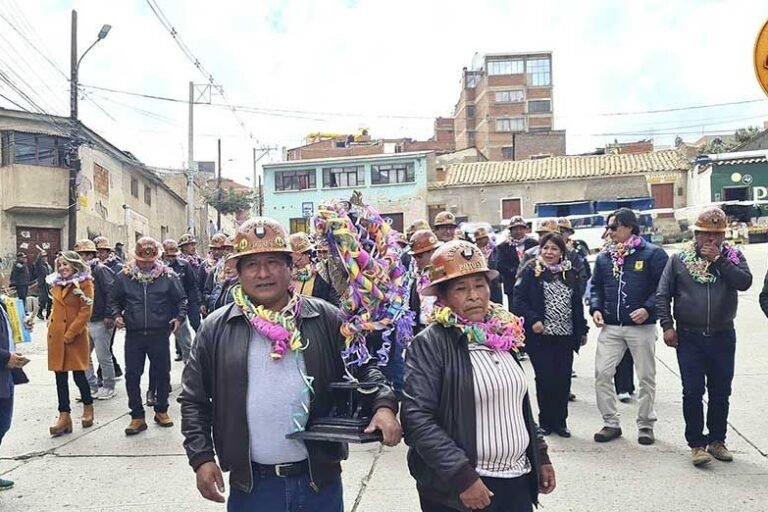 Miles de cooperativistas vivirán la tradicional Bajada del Tata Q’aqcha