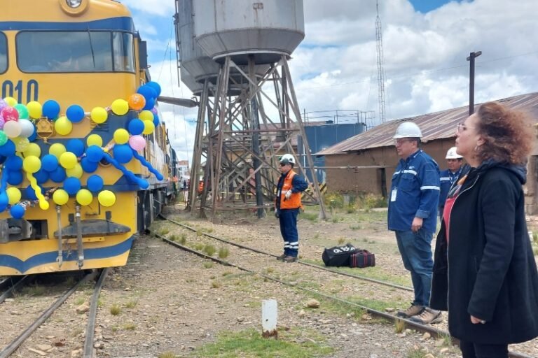 “Tren Carnavalero” parte de Viacha rumbo al Carnaval de Oruro
