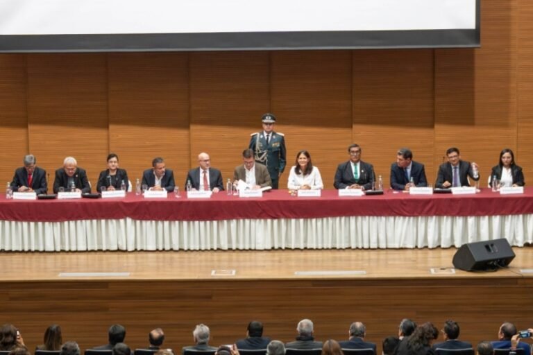UMSA y Gobierno activan alianza para digitalizar Bolivia con talento universitario y empoderar con ciudadanía digital
