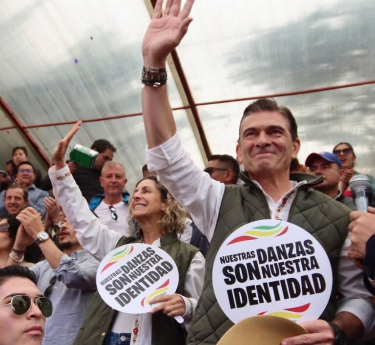 Presidente Paz llego al Carnaval de Oruro: “Nuestra cultura es invencible y tenemos que defenderla”