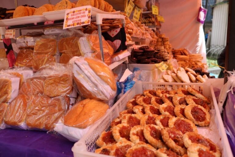 La Feria de la Dulce Empanada emblema gastronómico que define la Semana Santa en La Paz