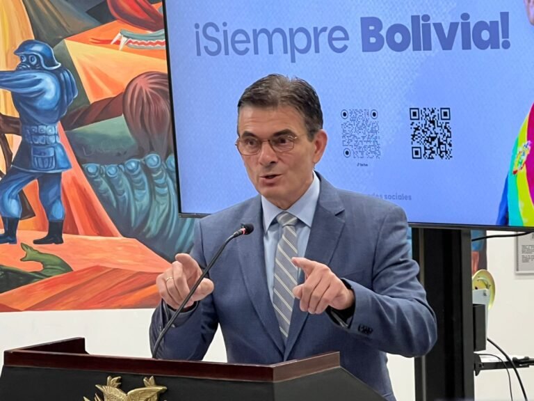 Paz afirma que la nueva norma desmantela decretos que “facilitaron el robo” de más de $us 100 millones al Estado