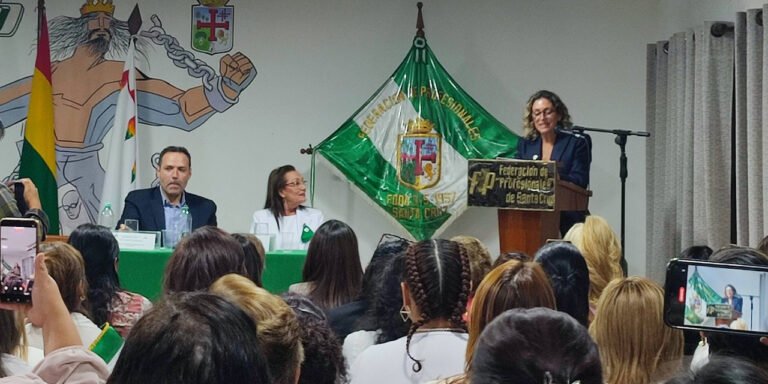 Primera Dama: “Bolivia necesita más mujeres en la vida cívica y el futuro del país”
