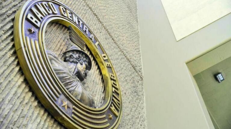 Reservas de oro del BCB se acumulan sin refinar por la guerra contra Irán