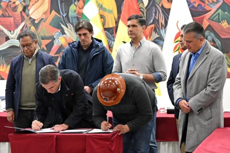 Gobierno y COB acuerdan avanzar en la pacificación e instruyen levantar los bloqueos