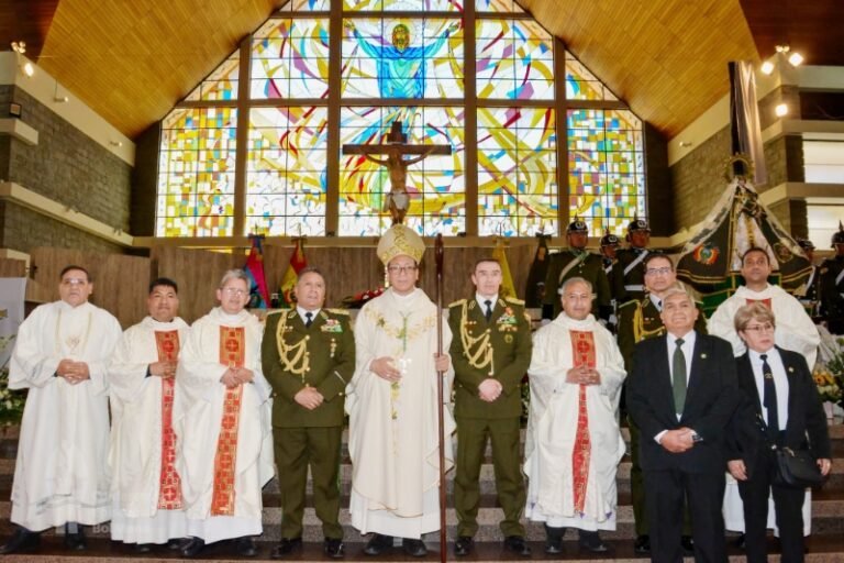 Con una solemne Eucaristía, la Policía Boliviana celebra su Bicentenario