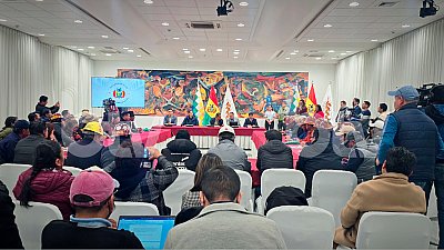 Gobierno y COB reinstalan diálogo para avanzar en la pacificación del país
