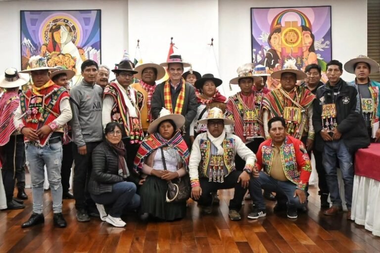 Presidente Paz se reúne con ayllus de Potosí y Oruro para impulsar la minería, producción y turismo