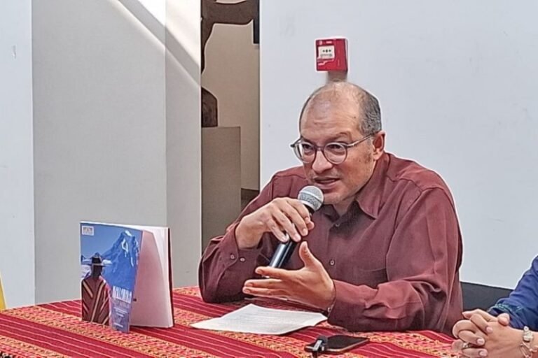 Una exposición cuenta la cultura de los kallawallas