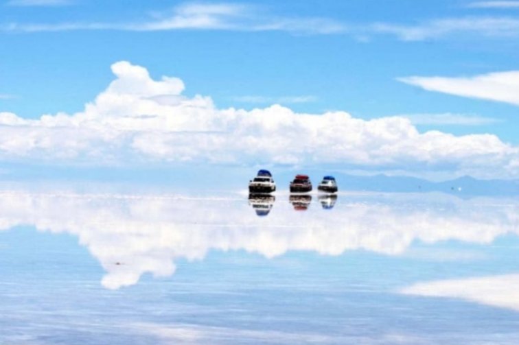 El Presidente plantea al turismo como motor estratégico para la economía