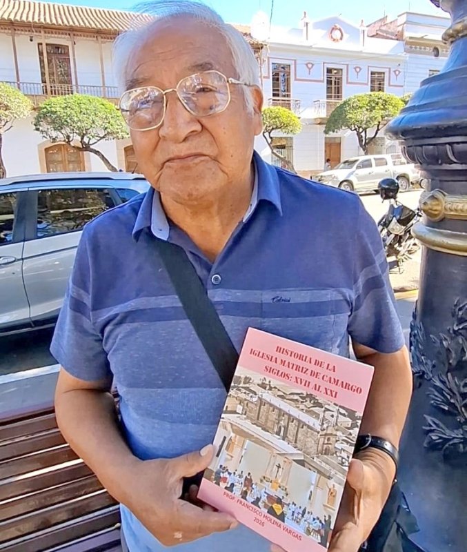 Un libro resume la vida del templo de Camargo