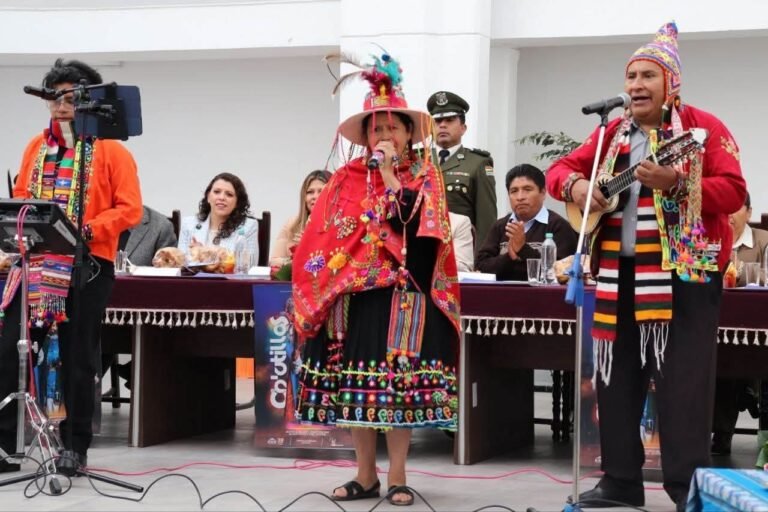 Ch’utillos 2026 arranca con homenaje al grupo Norte Potosí por sus 40 años de trayectoria