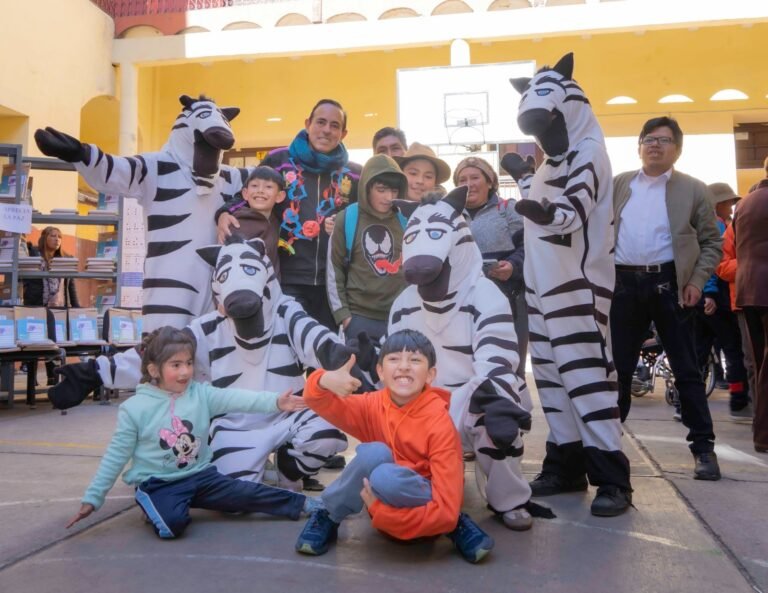 Alcaldía entrega mobiliario y material a escuelas de Educación Especial con el compromiso de construir una La Paz más inclusiva