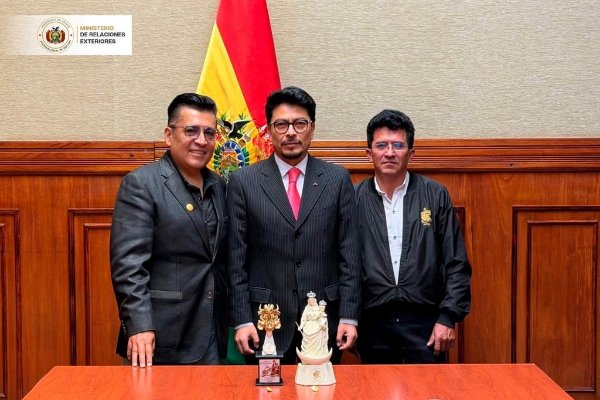 El Ministerio de Relaciones Exteriores y la Asociación de Conjuntos del Folklore de Oruro coordinan la promoción internacional del Carnaval de Oruro 2027