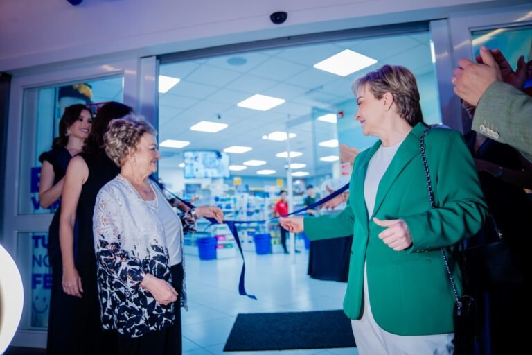 Farmacorp llega a las 200 sucursales con una nueva apertura en la plaza 24 de Septiembre